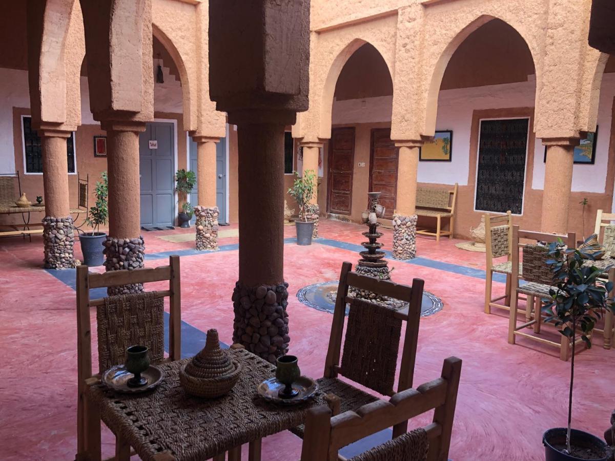 Riad Nkob Luaran gambar