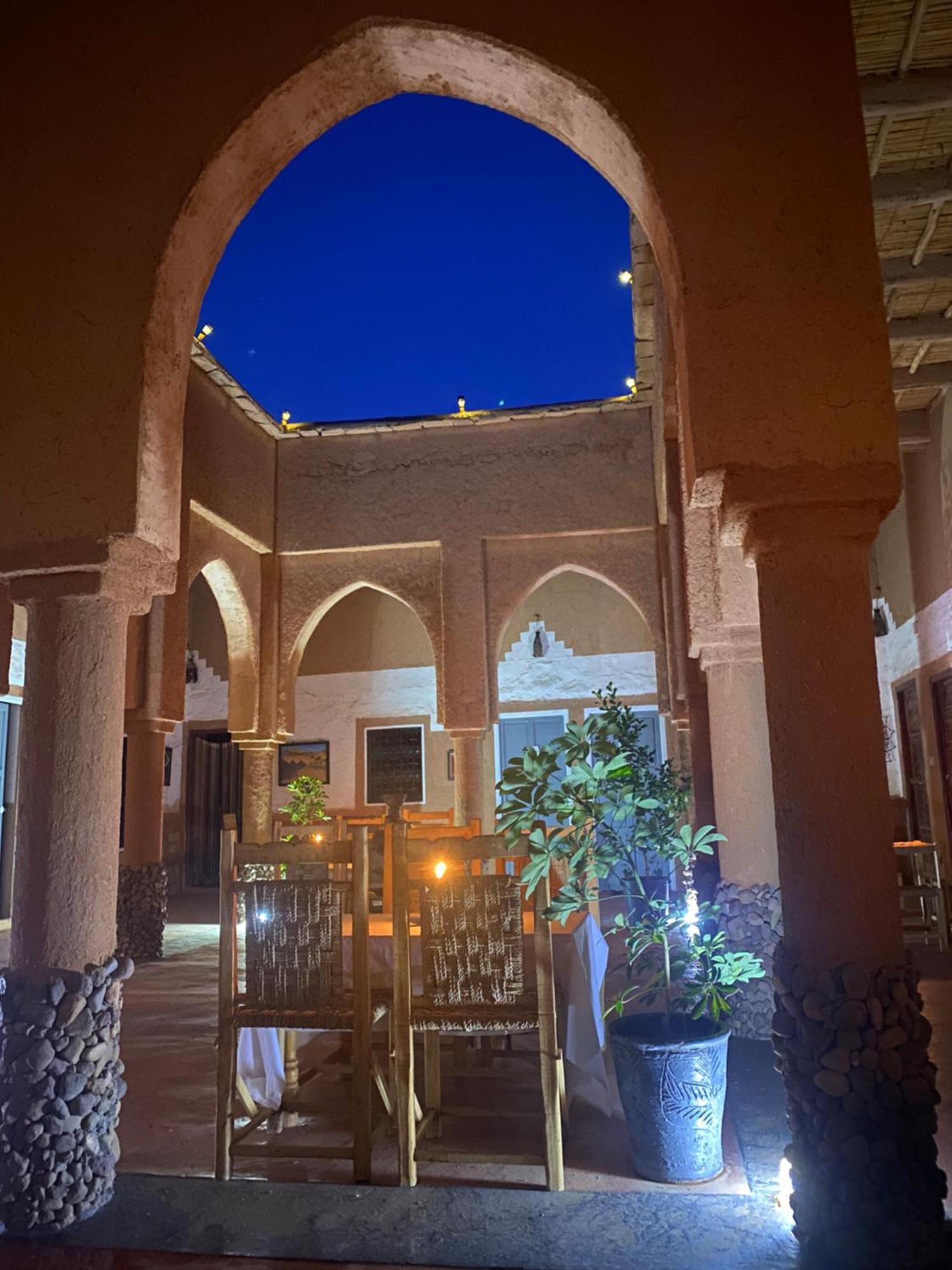 Riad Nkob Luaran gambar