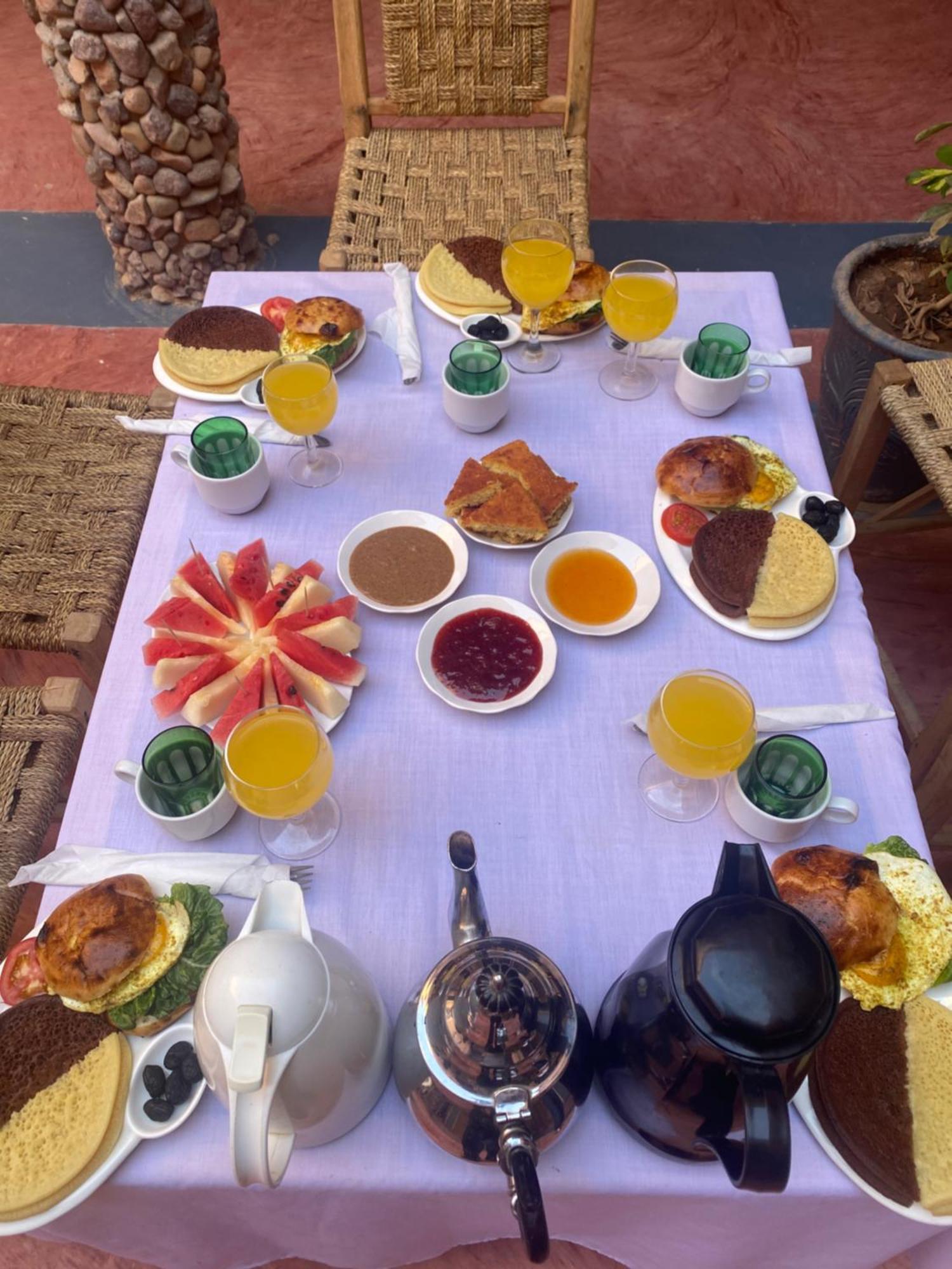 Riad Nkob Luaran gambar